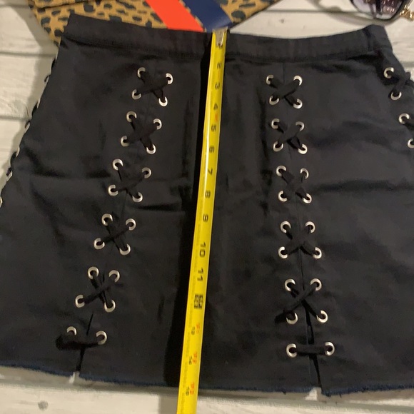 Forever 21 Women’s Skirt🍒 - Picture 4 of 7